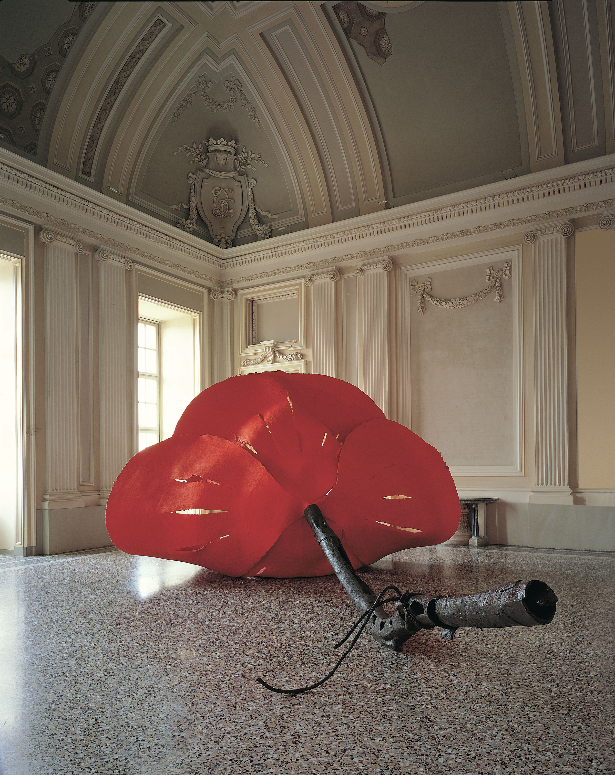 Claes Oldenburg Coosje van Bruggen, Dropped Flower, 2006